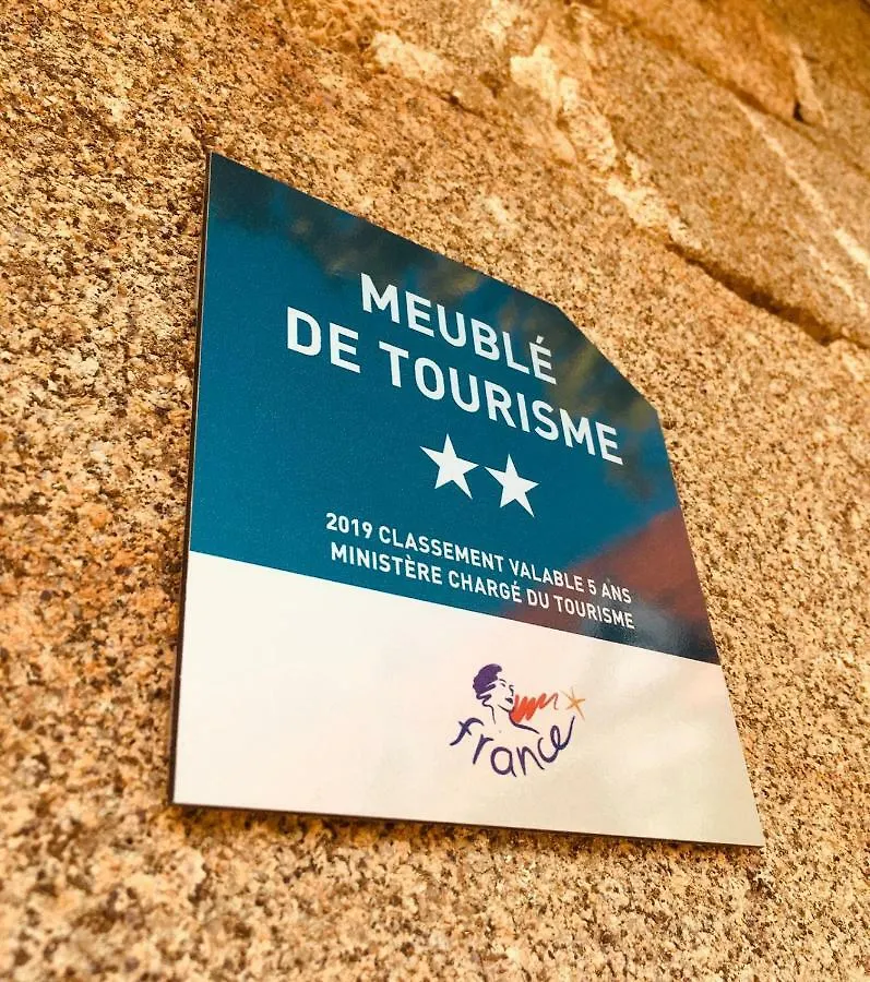 Gites de la Touche aux Pourvoirs Combourg 0*,  France